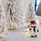 Addobbo natalizio albero di Natale innevato