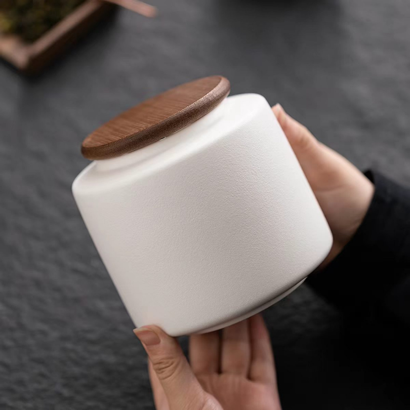 The Silent Meadow | Minimalist Ceramic Pet Urn