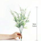 Composizione floreale artificiale realistica